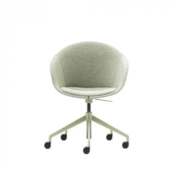 Kin chair with fully upholstered back and arm support